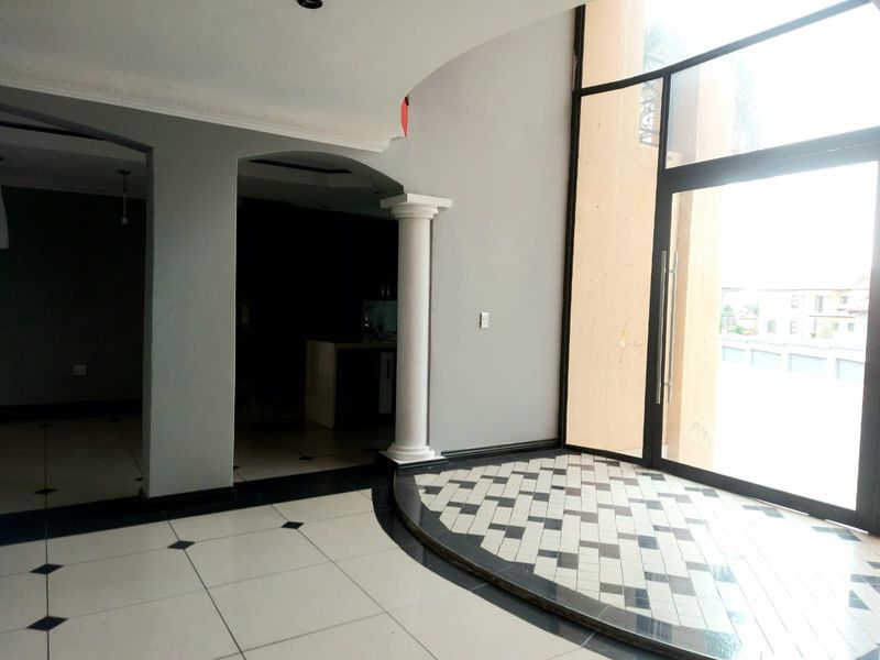 House To Rent in Savannah Country Estate - Photo 3