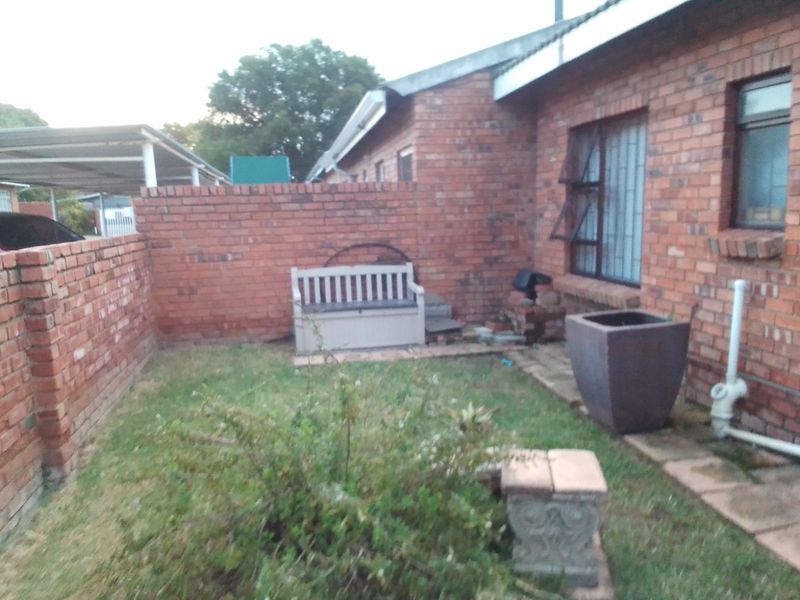 House For Sale in Bethlehem Central - Photo 8