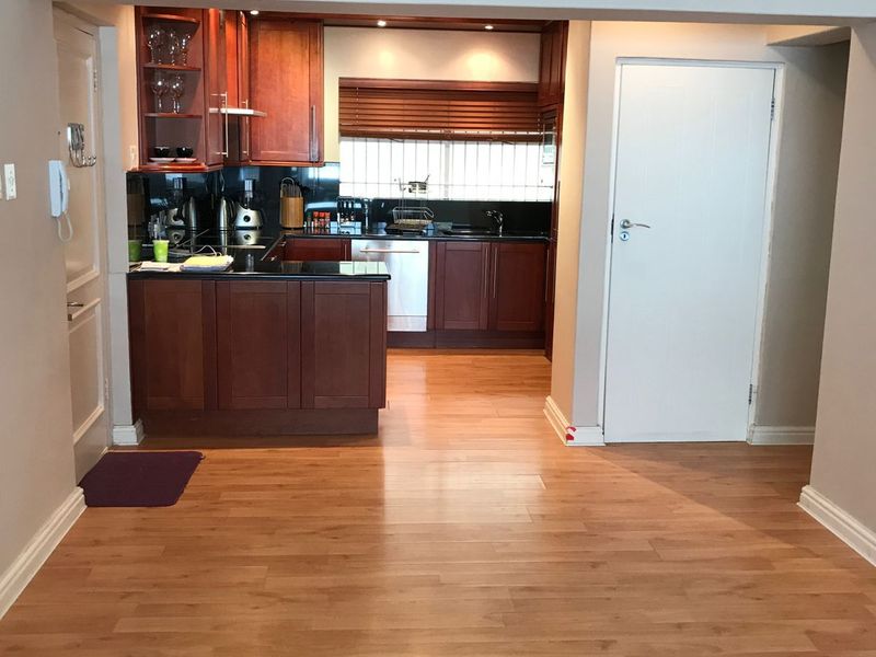 Apartment For Sale in Mouille Point - Photo 6