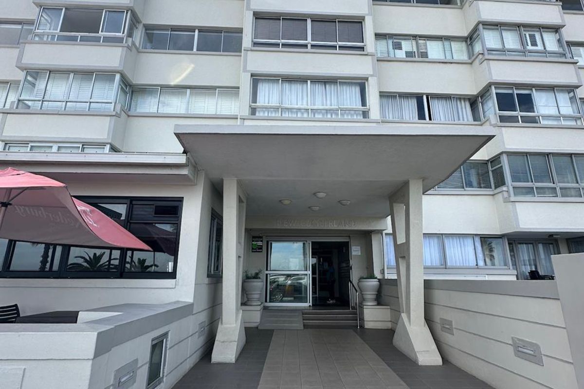 Apartment For Sale in Mouille Point - Photo 2