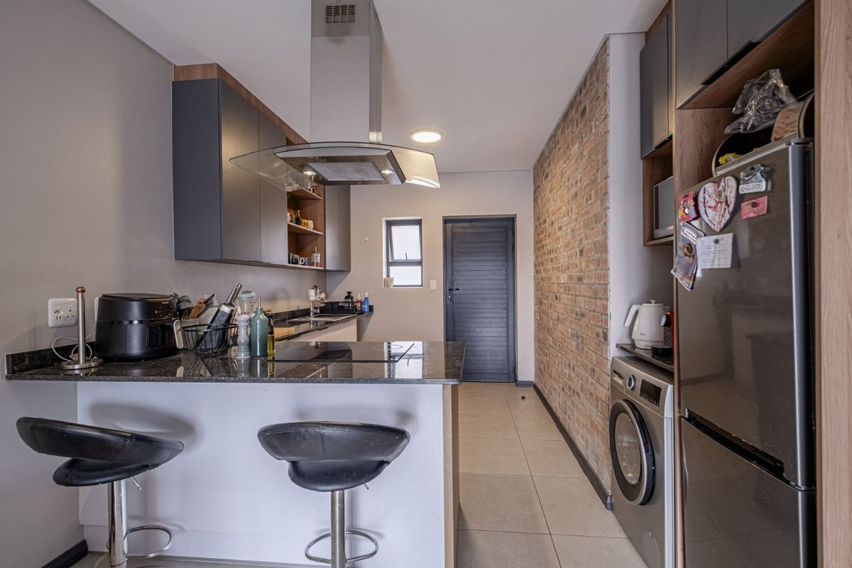 Apartment For Sale in Pinelands - Photo 5