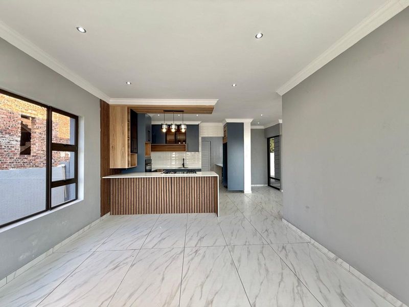 House For Sale in Montana - Photo 9