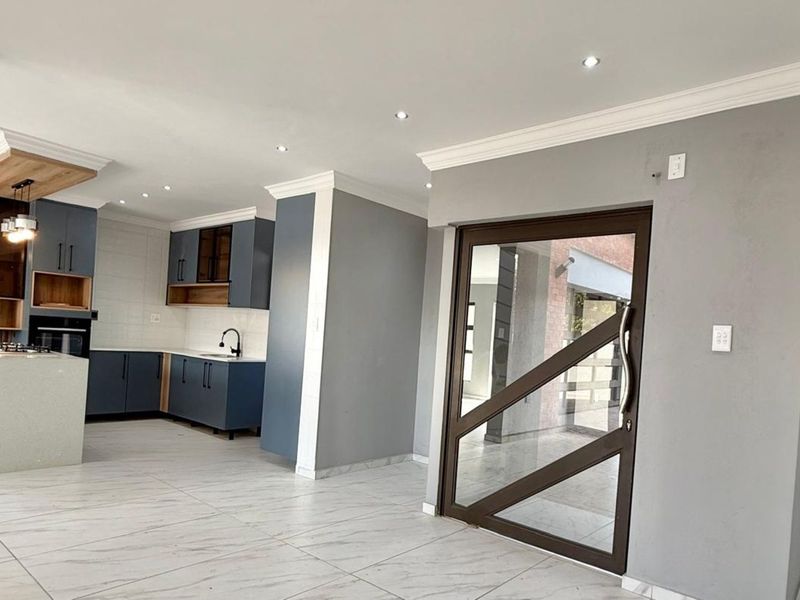 House For Sale in Montana - Photo 5