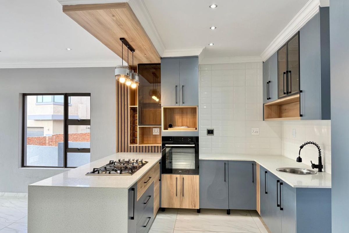 House For Sale in Montana - Photo 3