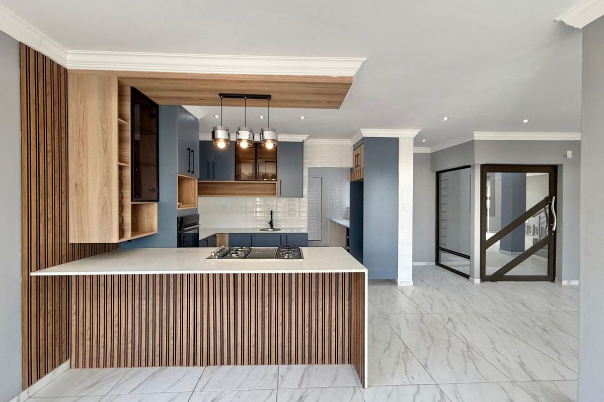 House For Sale in Montana - Photo 2