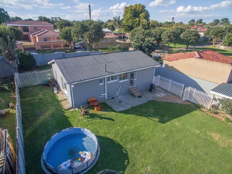 House For Sale in Lewisham - Photo 3