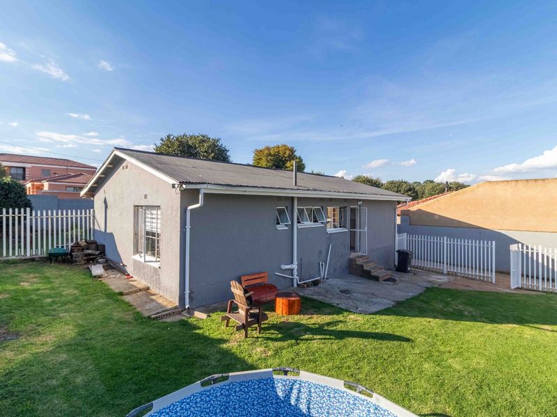 House For Sale in Lewisham - Photo 8