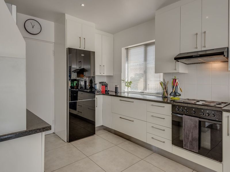 Townhouse For Sale in Mill Park - Photo 6