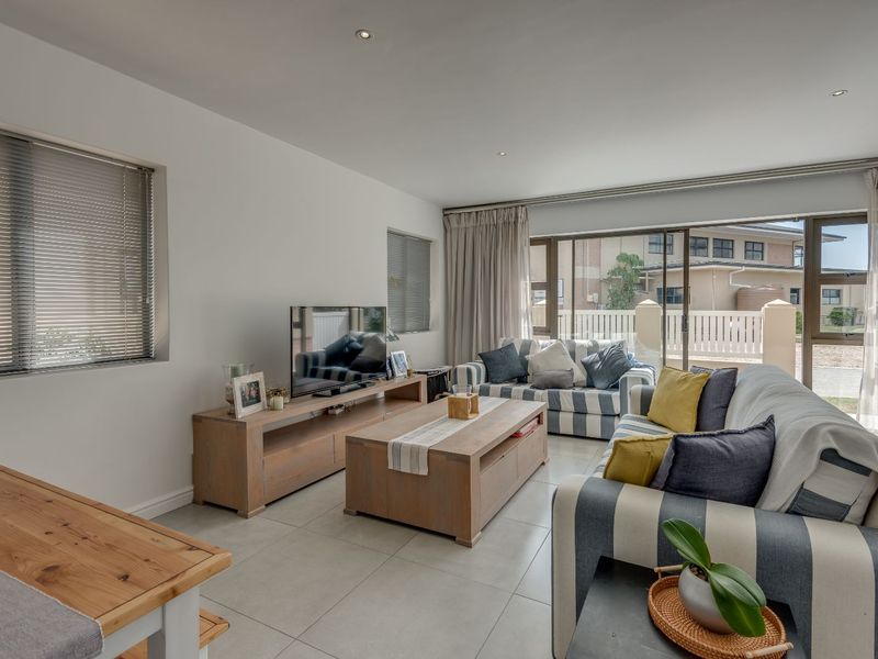 Townhouse For Sale in Mill Park - Photo 10