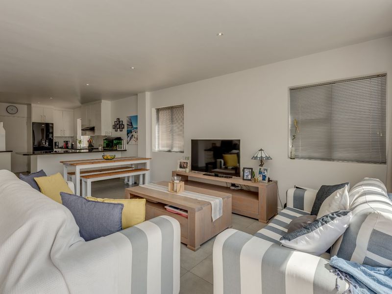 Townhouse For Sale in Mill Park - Photo 8