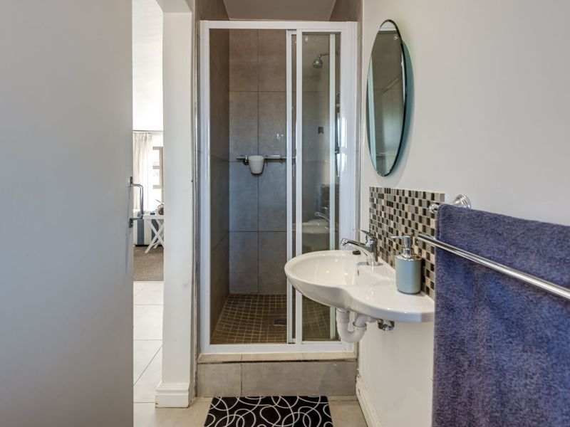 Townhouse For Sale in Mill Park - Photo 3