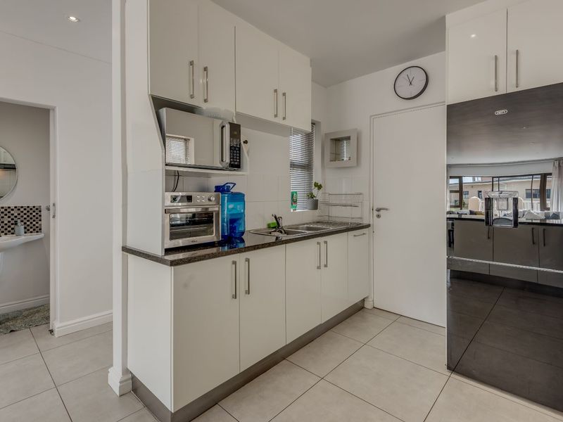 Townhouse For Sale in Mill Park - Photo 4