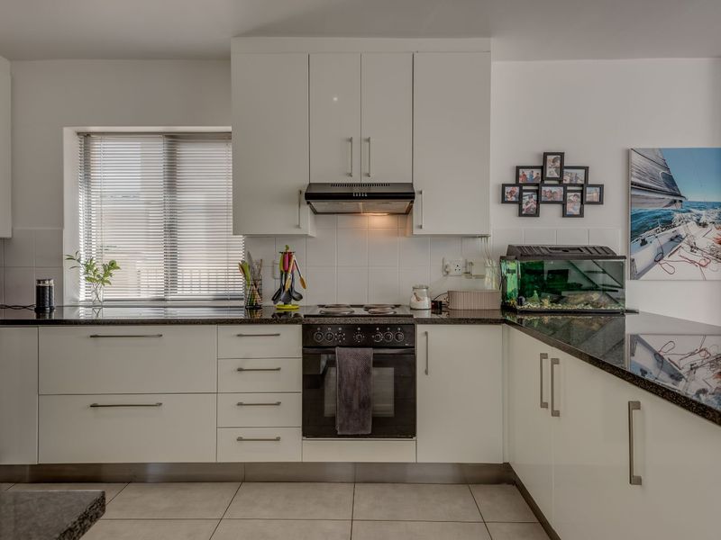 Townhouse For Sale in Mill Park - Photo 5