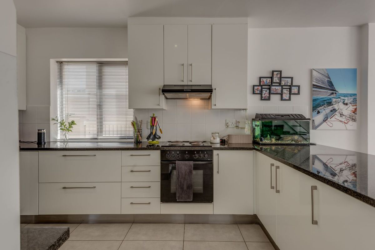 Townhouse For Sale in Mill Park - Photo 5