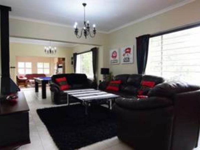 House For Sale in Weltevreden Park - Photo 7