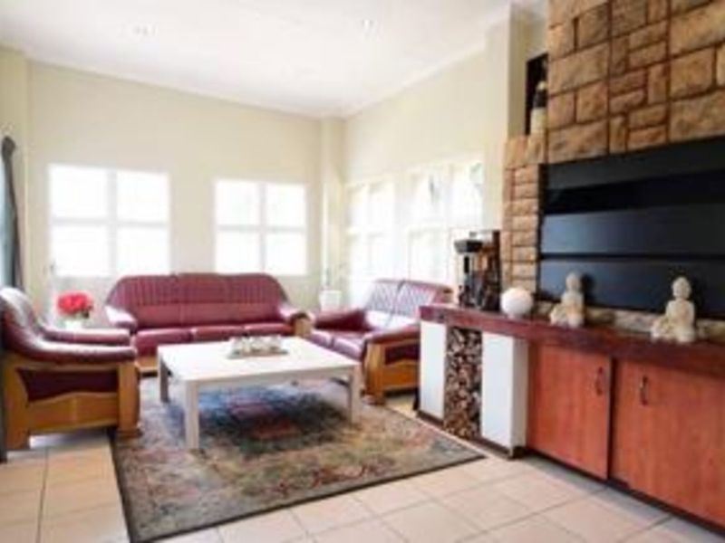 House For Sale in Weltevreden Park - Photo 5