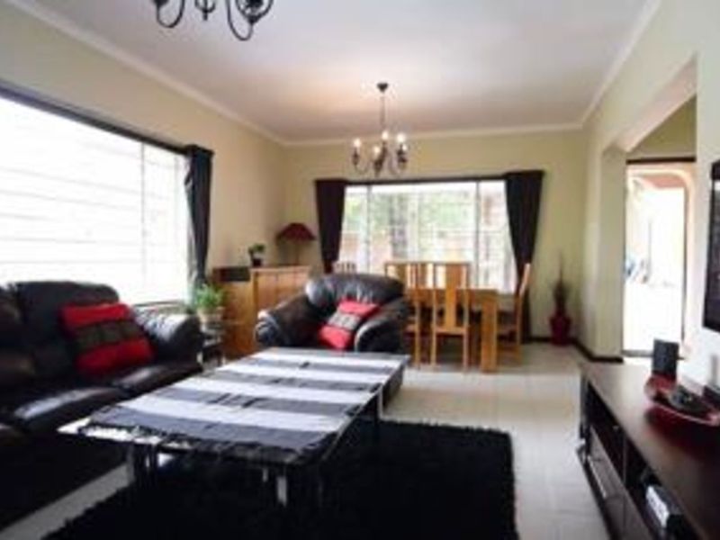 House For Sale in Weltevreden Park - Photo 6