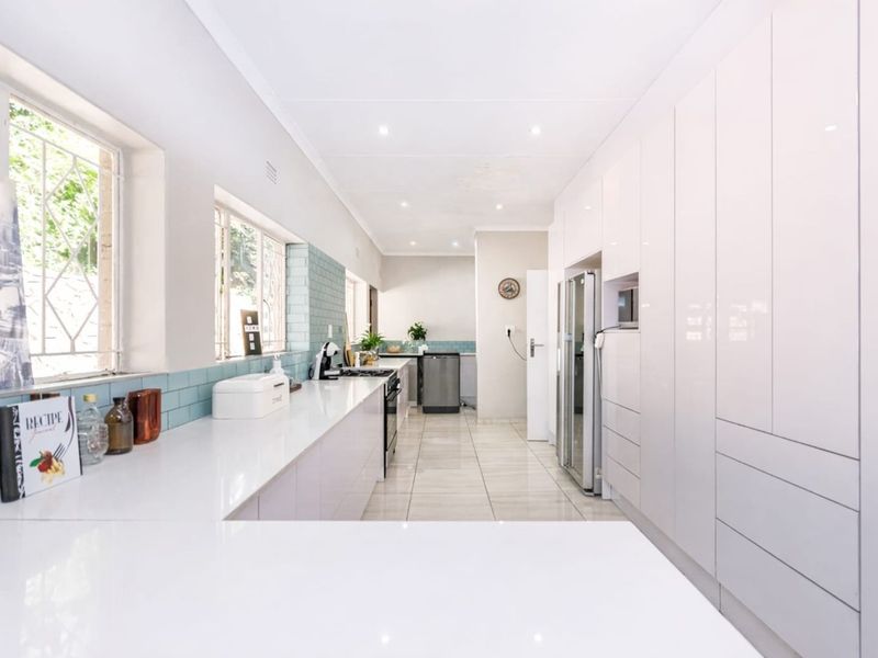 House For Sale in Northcliff - Photo 5