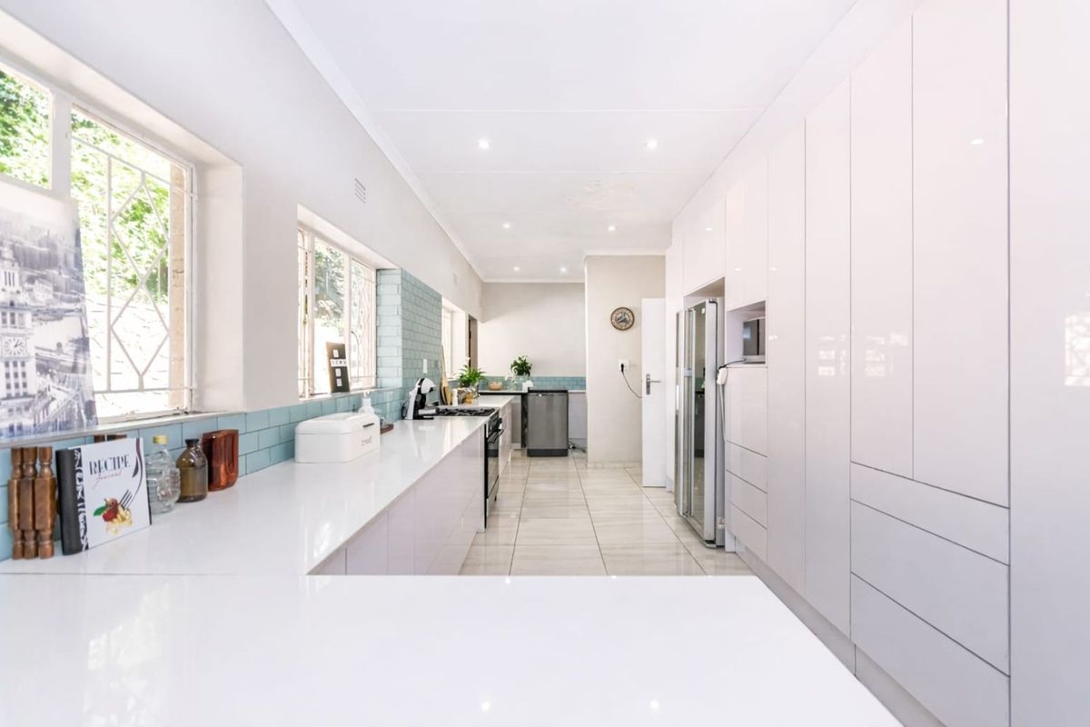 House For Sale in Northcliff - Photo 5