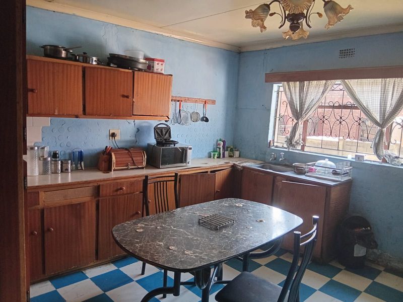 House For Sale in Phuthaditjhaba Central - Photo 5