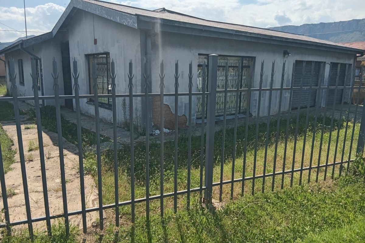 House For Sale in Phuthaditjhaba Central - Photo 2