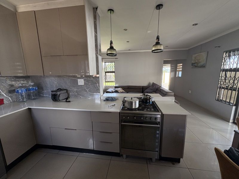 House For Sale in Amandasig - Photo 3