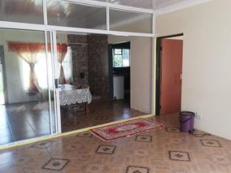 House For Sale in Phuthaditjhaba Central - Photo 3
