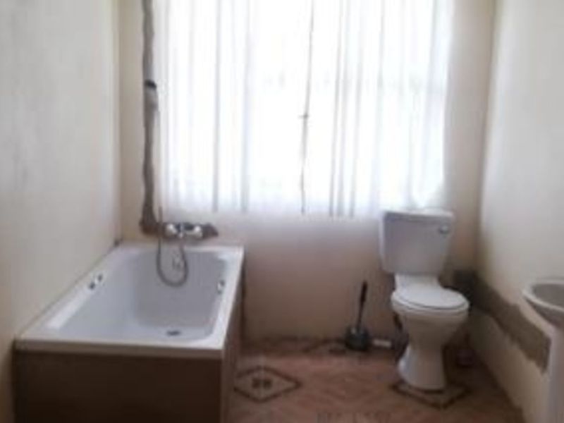 House For Sale in Phuthaditjhaba Central - Photo 10