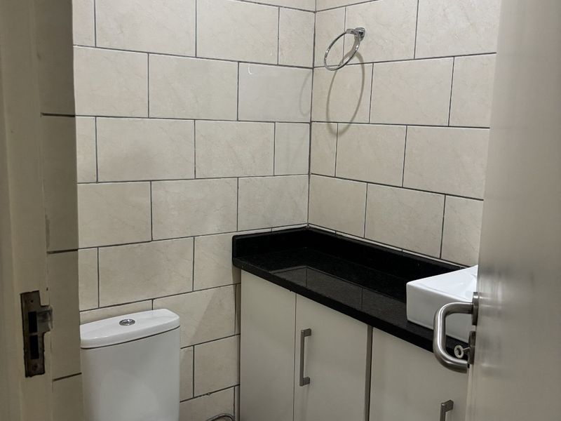 Apartment For Sale in Braamfontein - Photo 10