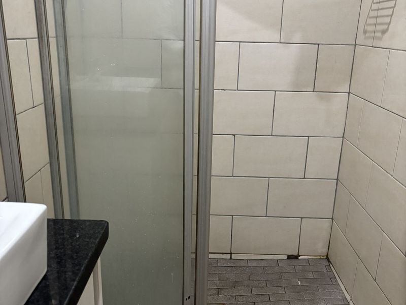 Apartment For Sale in Braamfontein - Photo 9