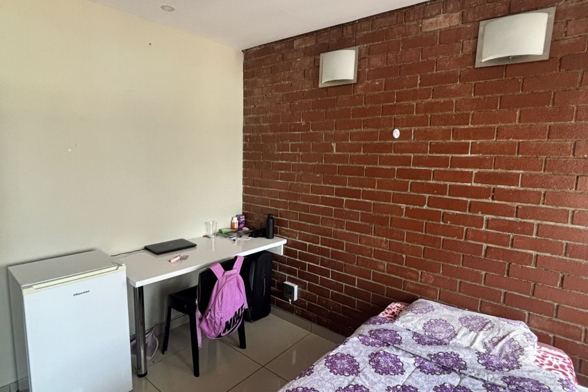 Apartment For Sale in Braamfontein - Photo 4