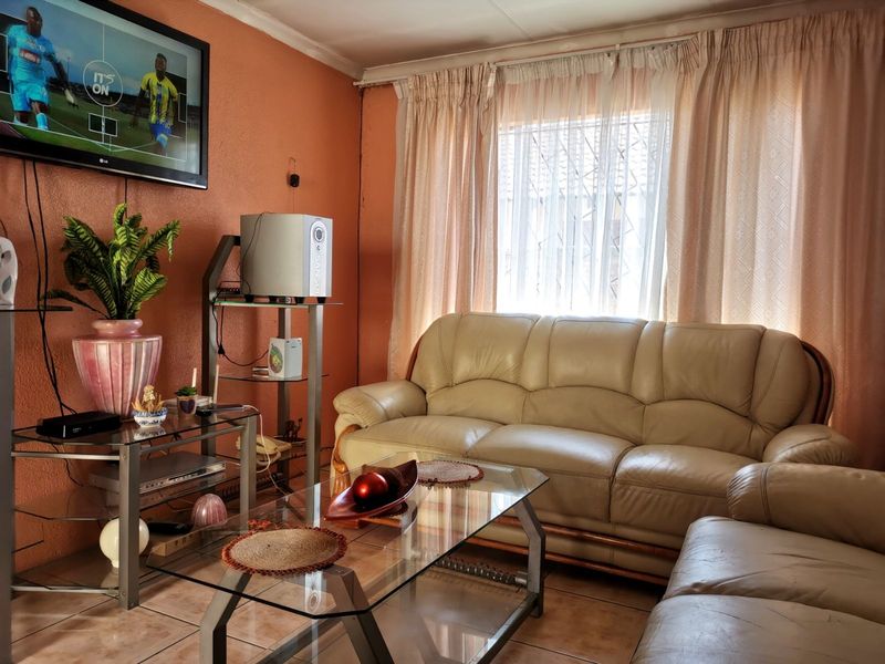 House For Sale in Mabopane Central - Photo 10