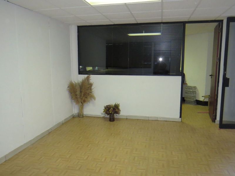 Commercial To Rent in Bedfordview Central - Photo 8