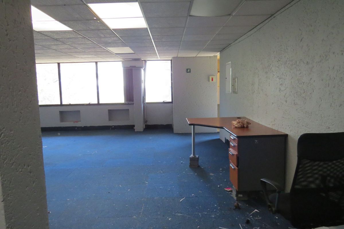 Commercial To Rent in Bedfordview Central - Photo 4