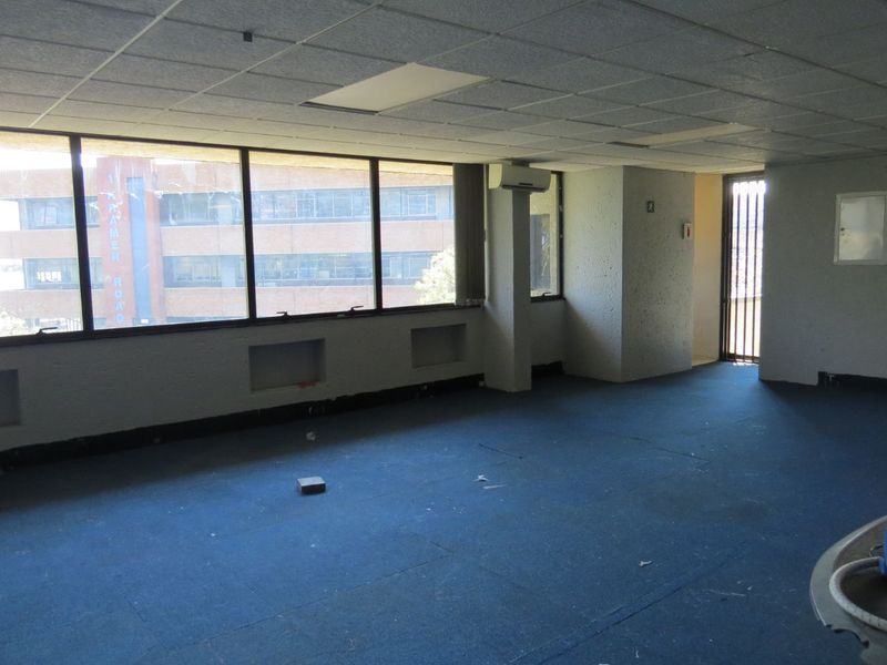 Commercial To Rent in Bedfordview Central - Photo 6