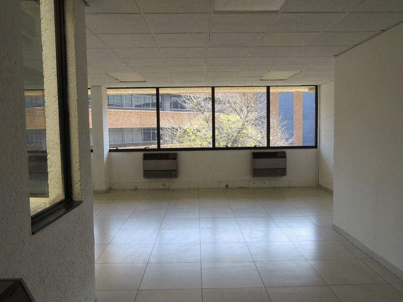 Commercial To Rent in Bedfordview Central - Photo 4