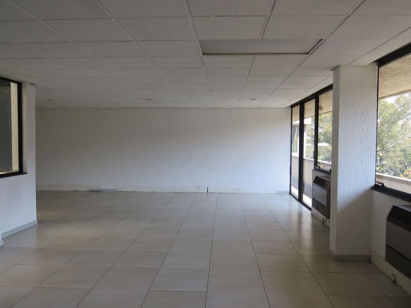 Commercial To Rent in Bedfordview Central - Photo 3
