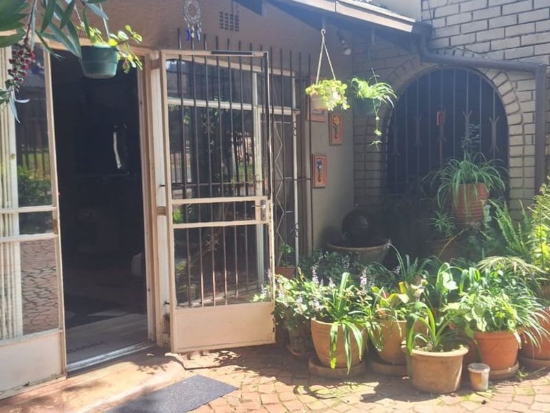 House For Sale in Hamberg - Photo 2