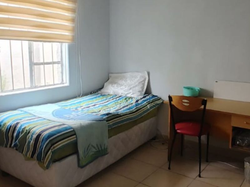 House For Sale in Brixton - Photo 9