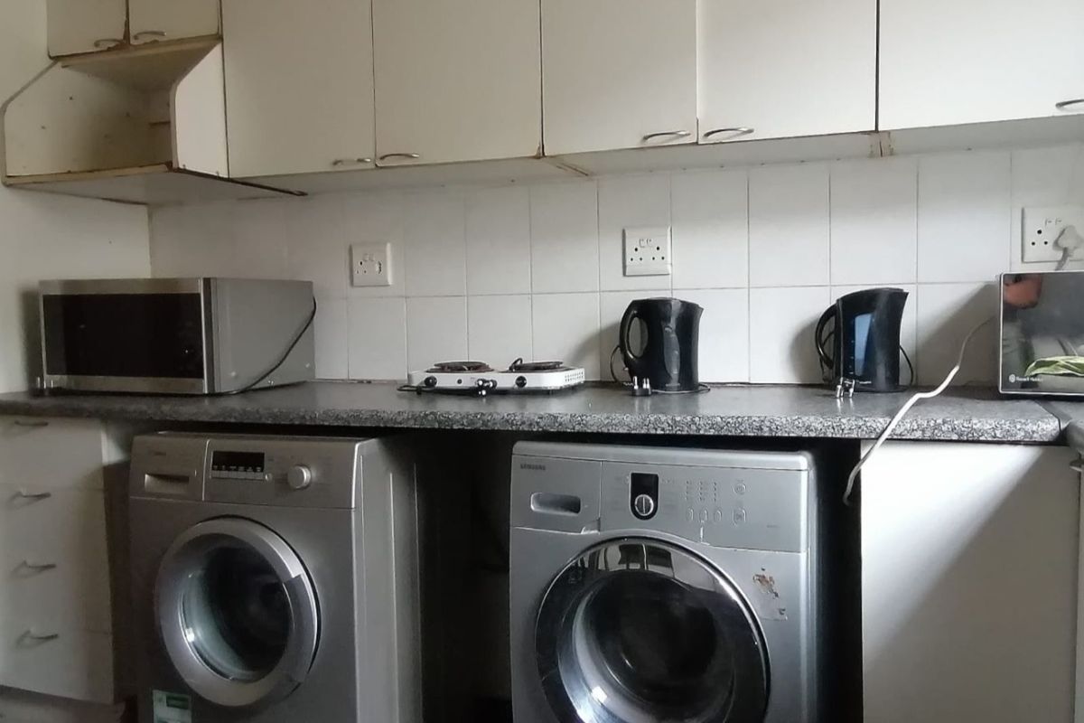 House For Sale in Brixton - Photo 4