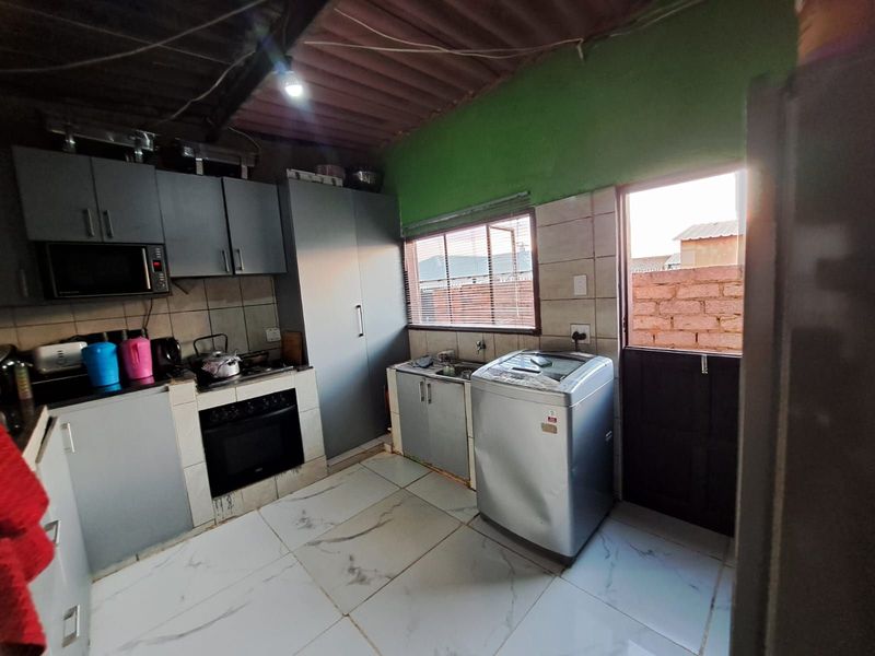 House For Sale in Nellmapius - Photo 8