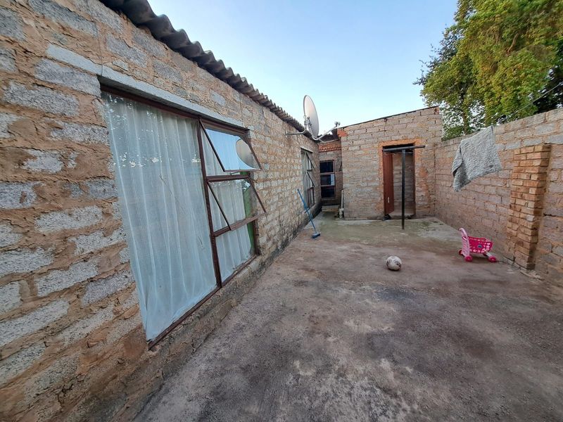 House For Sale in Nellmapius - Photo 6