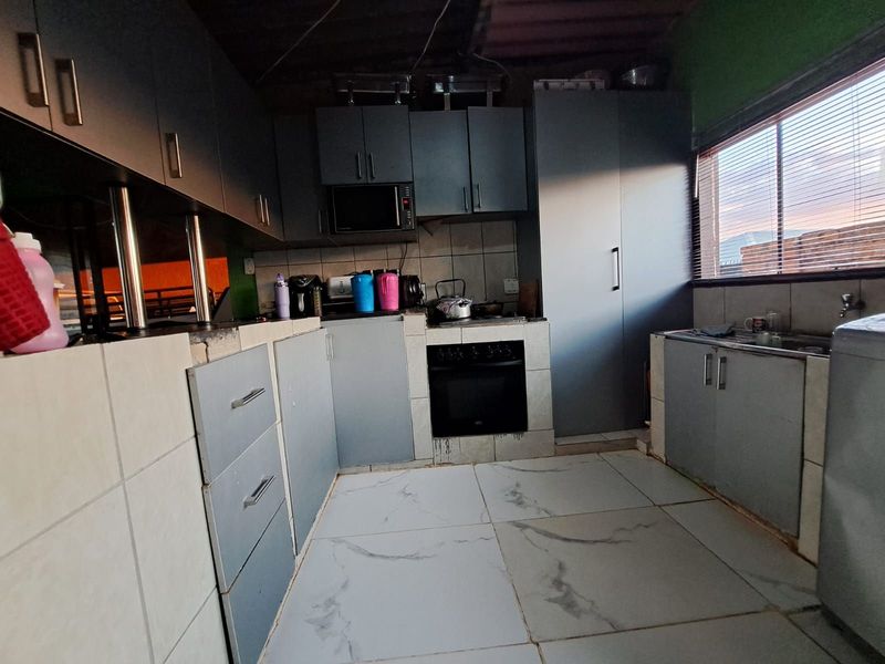 House For Sale in Nellmapius - Photo 9