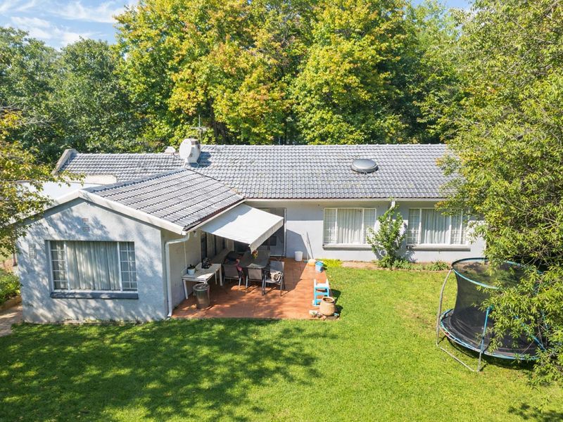 House For Sale in Blairgowrie - Photo 2