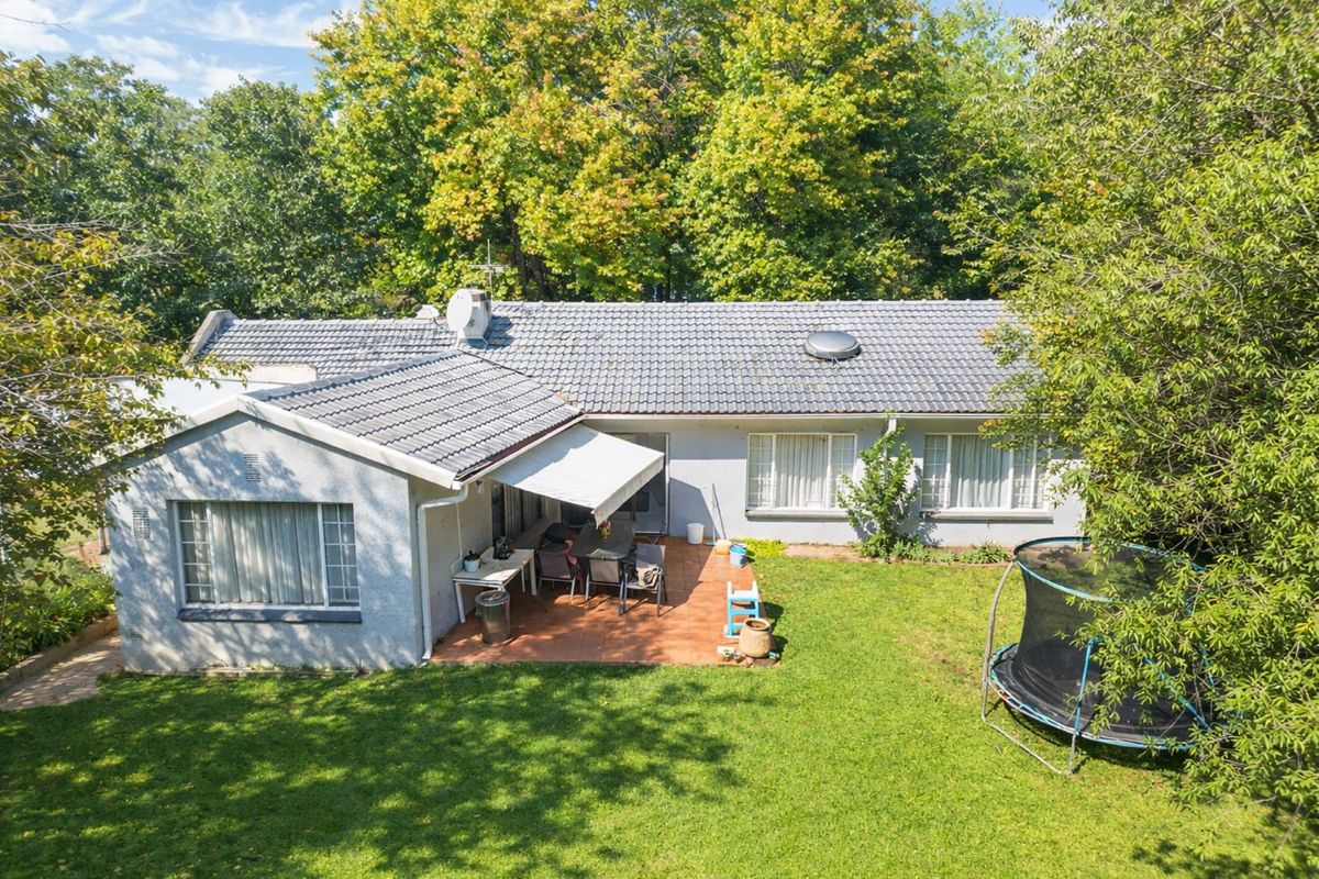 House For Sale in Blairgowrie - Photo 2