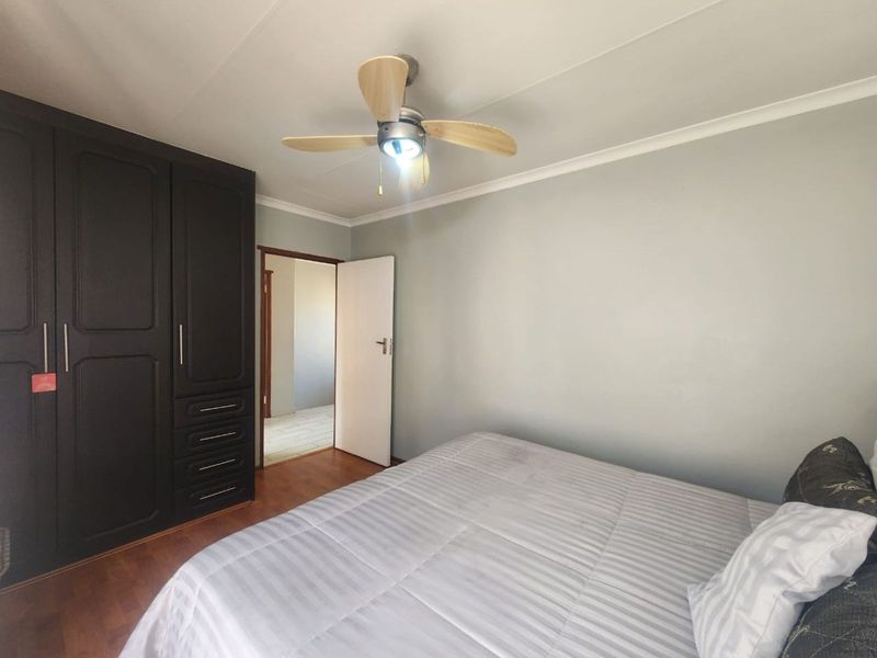 Townhouse For Sale in Rooihuiskraal North - Photo 7