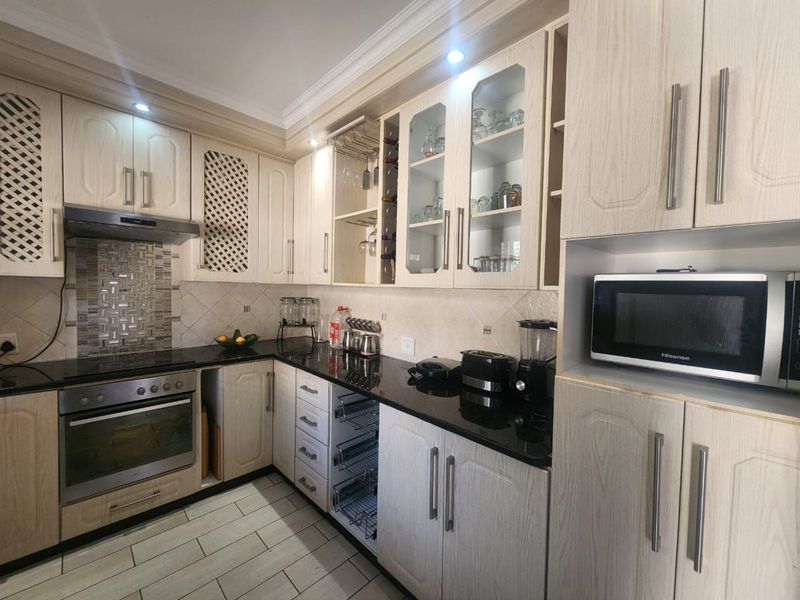 Townhouse For Sale in Rooihuiskraal North - Photo 3