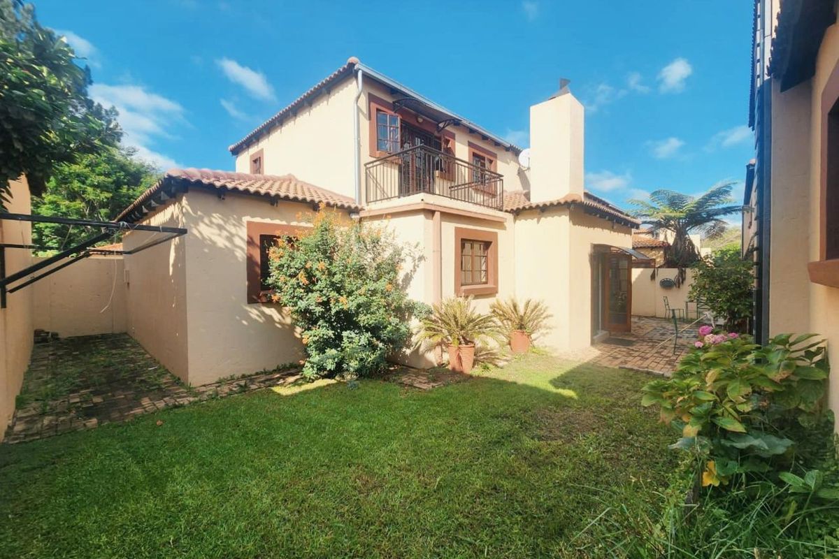 Townhouse For Sale in Rooihuiskraal North - Photo 2