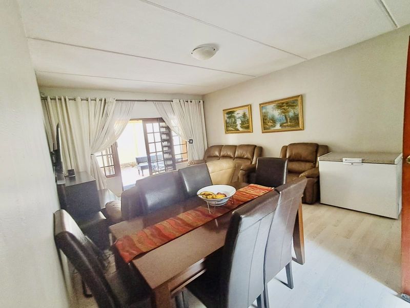 Townhouse For Sale in Northwold - Photo 5