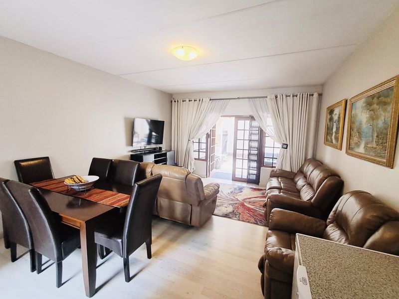 Townhouse For Sale in Northwold - Photo 4